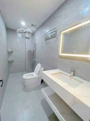 nhà mới - thang máy - mặt ngõ thông - ô tô tránh - kinh doanh.