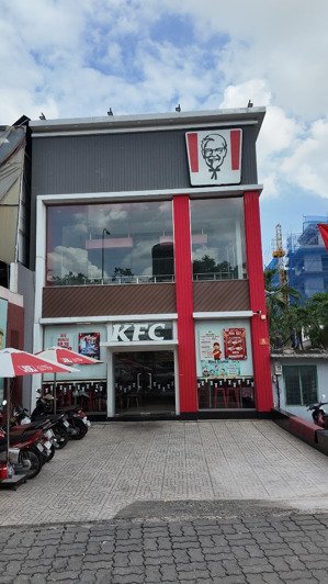 trần não mặt tiền lô góc 200m2 giá 110 tỉ