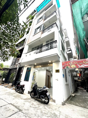 vị trí quá đẹp - lô góc - ô tô tránh - thang máy