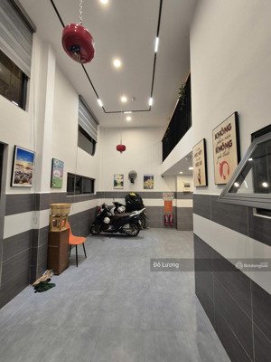 bất động sản hot nhất trung tâm quận 1 - góc 2 mặt tiền - -hợp đồng thuê khoán: 95 triệu/tháng