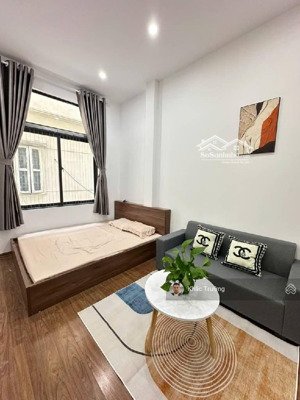 cực hiếm: bán gấp chdv xuân thủy - đối điện trường báo chí - mặt tiền rộng - 45m2 - nhỉnh 11 tỷ