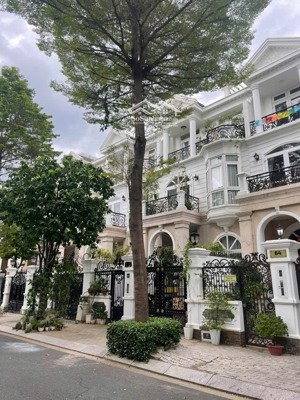 cho thuê bt 4pn, 5wc, 6*20, 45 triệu tại cityland garden hills, gò vấp