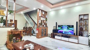 bán nhà 3 tầng hoàn công dt143m2 tc 100m2 đông hoà