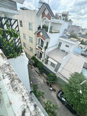 nhà 3 tầng mới xây hiệp bình phước