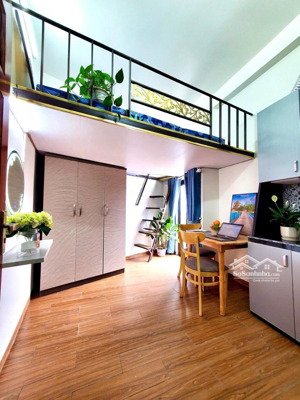 bán toà chdv đường láng, 75 m2 x 7t, 18 pkk, dòng tiền 1.1 tỷ/năm, xây mới, ô tô đỗ cửa, 2 thoáng.