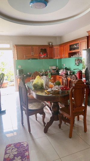 bán nhà 1 trệt 2 lầu chợ đầu mối thủ đức, mặt tiền đường 26m 147m 10,5 tỷ. lh: 