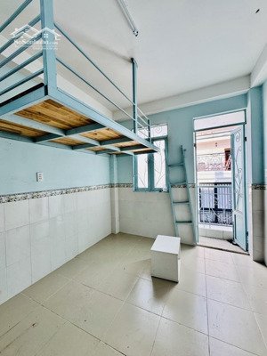 nhà bá.n mặt tiền bình thạnh sát quận 1 uỷ ban quận 35 m2 -5 tầng btct 7 pn . cho thuê 25tr/ th