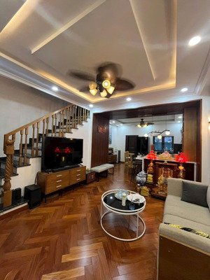 bán nhà lầu 3pn khu dân cư cao cấp tại hoà phú bình dương full noi thất sang xịn sổ đã hoàn công