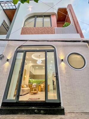 Nhà trệt lầu xây mới hiện đại - 3 phòng ngủ - Gần trường đại học Y Dược Cần Thơ