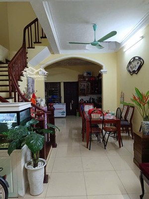 bán nhà 3 tầng phố xuân la , tây hồ dt 65m2 , mt 5,5m giá 13 tỷ