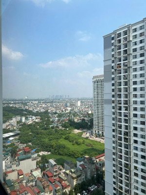 bán nhanh 2pn tầng trung ban công nam toà t04 - có slot xe oto vĩnh viễn - view nhạc nước