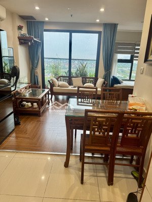 chính chủ cần bán căn góc 2pn+1 tầng đẹp vinhomes smartcity.