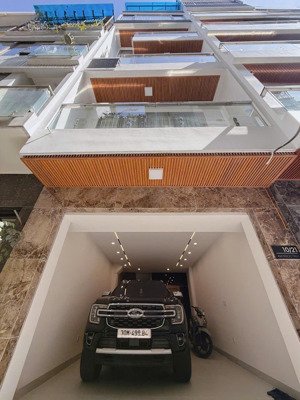 hàng kịch độc-duy nhất ngọc thụy-43m²-7 tầng-t.máy-ô tô 7 chỗ vào nhà-full nội thất-nhỉnh 14 tỷ