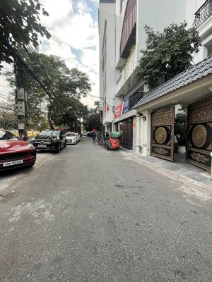 nhà hoàng quốc việt, 80m x8t-mt 4.8m-kd-dòng tiền 100 triệu/tháng-ngõ thông-pl ô tô tránh-sổ đẹp