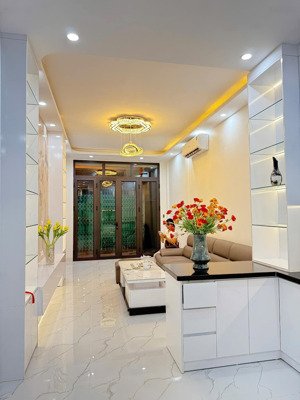 bán nhà hồ tùng mậu, 10m ô tô, sát phố, 34m2, 8.6 tỷ.