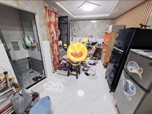 nhà nở hậu, 1/ sẹc, ko lg qh - nguyễn duy dương - 21.2m2, 3tầng - 3.5tỷ