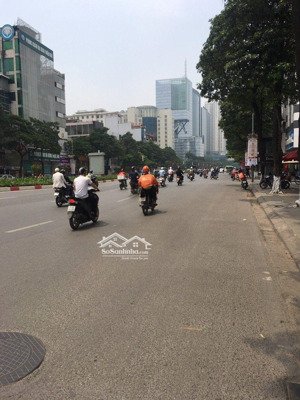 cầu giấy ;vị trí trung tâm -nhà mặt ngõ kinh danh sầm uất -ô tô tránh -tài chính 34 tỷ