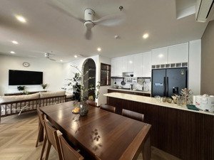 bán tòa nhà 10 tầng căn góc view hồ tây phố tô ngọc vân, quảng an, tây hồ, hà nội và