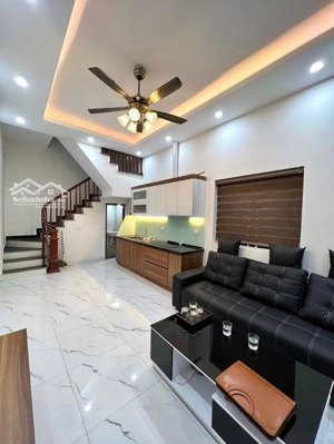 bán ccmn dòng tiền , doanh thu 35 tr /1th , full nội thất , full phòng , dt 38m 5 tầng , giá 8,7 ty