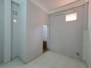 2,8tr có phòng tiện nghi tại quận 10 - 16m2 có máy lạnh, wc riêng