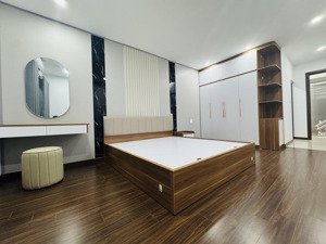 hiếm, đẹp nhà ngọc thuỵ, ô tô vào nhà, 6 tầng thang máy, đầy đủ nội thất, 42m2, 10,7 tỷ