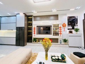 cực hiếm! bán nhà 281 trương định-hoàng mai 42m-4t-mt 4,5m-7,3tỷ. nhà đẹp, thoáng sáng, tiện ích.