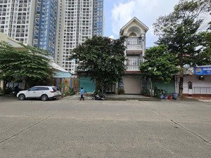 đất khu vincom dĩ an, ngã tư 550, phường dĩ an, tp dĩ an.