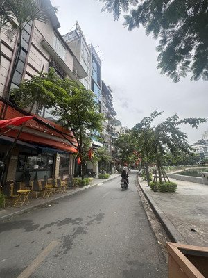 mặt phố phạm huy thông -62m 5 tầng -vỉa hè 2 bên , view hồ đẹp long lanh ,kd nhộn nhịp- giá 45 tỷ