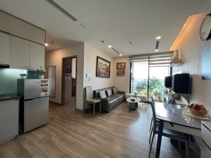 cần bán căn hộ 2pn 2wc 63m2 đủ đồ view tầm trung toà sol forest 2 .hl ạ