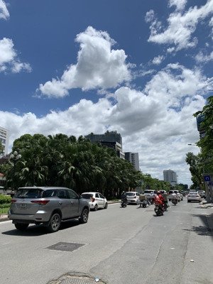 bán nhà mặt phố văn cao -toà nhà văn phòng 10 tầng-106m- doanh thu 3 tỷ/năm-vị trí đắc địa-83.x tỷ