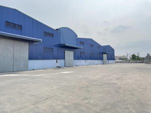 cho thuê kho, nhà xưởng, đất 5500m2 tại đường nguyễn hữu trí, xã mỹ yên, bến lức, long an
