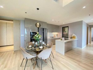 lumière boulevard tòa c căn 2pn view hồ bơi thoáng mát, vị trí trung tâm, 4.569 tỷ, mua từ cdt