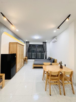 chdv studio 2 giường ngủ full nội thất cửa sổ gần bv tâm anh tân bình