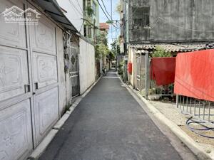 Cần bán 61m2 nhà 2 tầng cách 10m ra mặt ngõ 103 Ngô Xuân Quảng. Xung quanh bạt ngàn tiện ích