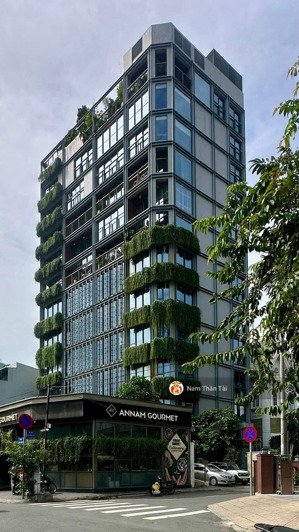 [ siêu hiếm - siêu đẹp] chỉ 600 tr/m2. bán nhà mặt phố văn cao 105m chỉ 81 tỷ