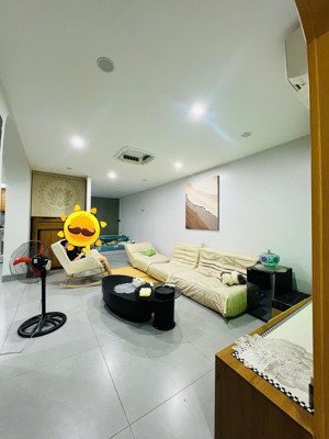 mặt phố thanh nhàn - lô góc - vỉa hè kinh doanh - ô tô dừng đỗ - sổ đỏ riêng căn hộ tập thể