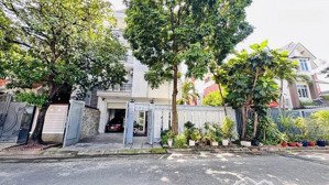 biệt thự lê thị riêng - 240m2 - 12x20m - 4 tầng - đường 12m - chính chủ 1 đời - chỉ 77 triệu/m2