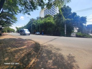 chỉ 13tr/m2 vị trí ngay bệnh viện 1500 giường 4 lô liền kề nhựa 6m đẹp tuyệt vời khách ơi nhanh tay