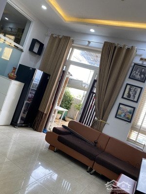 cho thuê căn hộ the cbd 80m2, 2pn, 2wc, giá thuê: 11tr/tháng, lh: 