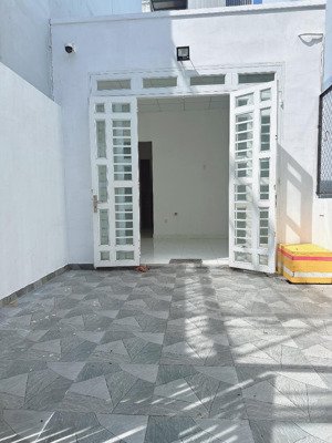 bán gấp căn nhà cấp 4 siêu đẹp ngay hẻm 7m huỳnh thi hai 1/ quận 12