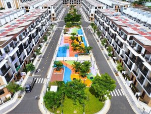 nhà phố đối diện công viên 4 tầng 6x20 tổng 342m2 sàn. giá 20triệu/m2, chiết khấu 20%