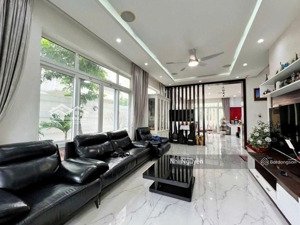 cho thuê villa đẹp khu an phú, quận 2, 10x20m , giá 4000 usd/tháng
