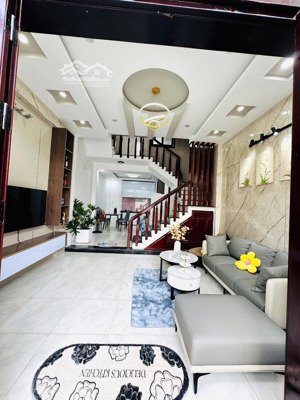 nhà đẹp_giá tốt. 50m2, 3 tầng đường an trung đông, an hải bắc, sơn trà. phù hợp cho khách mua ở