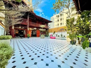 cho thuê biệt thự nguyễn văn hưởng, thảo điền, 500m2,hồ bơi, sân vườn rộng, nt gỗ quý, giá 90 triệu