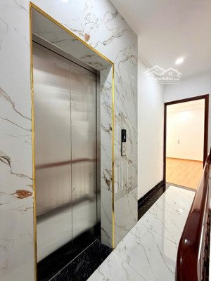 hàng xóm time city - tt hai bà trưng- 5 tầng thang máy- ngõ thông ba gác đua gần phố.