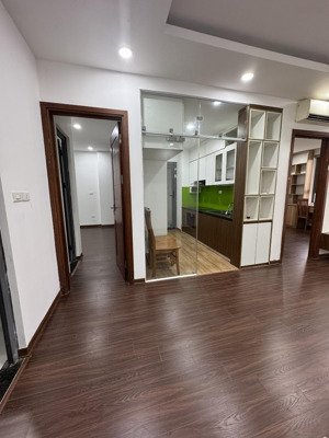 gia đình đổi nơi làm việc cần bán căn 2pn-70m2 toà ct3- kđt tp giao lưu-phạm văn đồng- tầng đẹp !