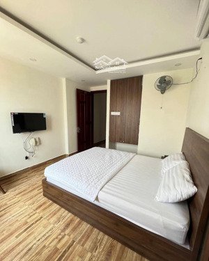 hạ chào 2 tỷ nhận ngay tòa khách sạn 6 tầng phố tây biển mỹ khê, dòng tiền 70tr/tháng