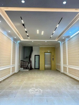 phân lô - ô tô tránh - vỉa hè - kđt văn phú - sổ vuông a4 giá giảm chào 21tỷ3