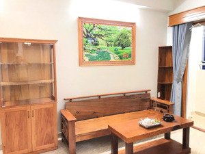 bán căn hộ hoàng quân dt 55m2 có 2pn view xéo biển và thành phố, để lại toàn bộ nội thất, 1tỷ950tr