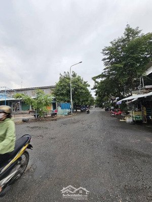 quận 7 - đất 70m2 hẻm xe hơi - 6,2 tỷ , đường nhựa 8m